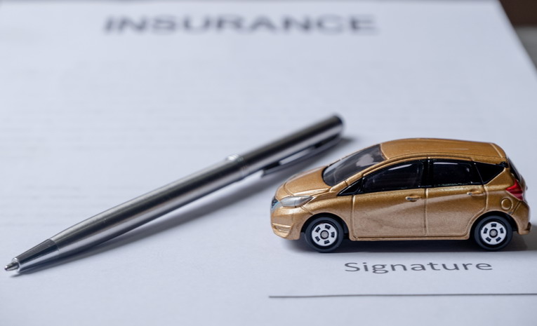 Assicurazione, un’auto ibrida costa in media fino al 17% in meno rispetto a quella diesel