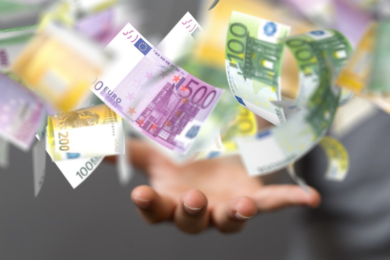 Cene e uscite con amici: come dividere il conto senza stress