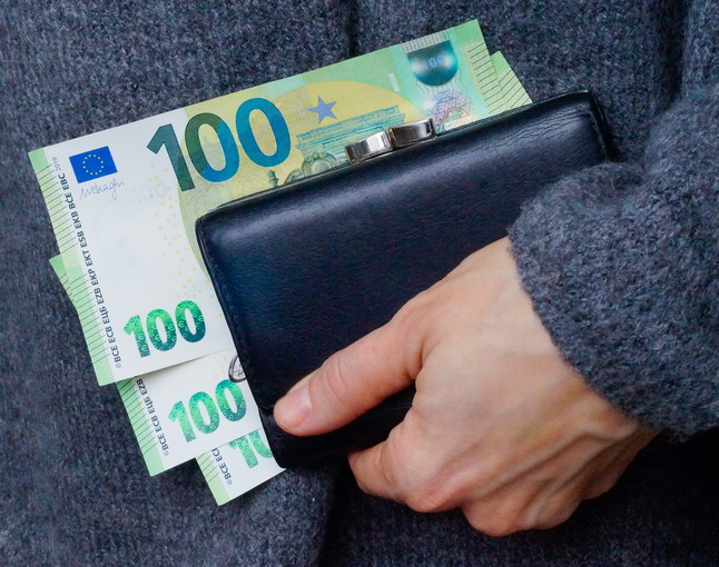 Costi e commissioni del bollettino postale nel 2025: cosa aspettarsi