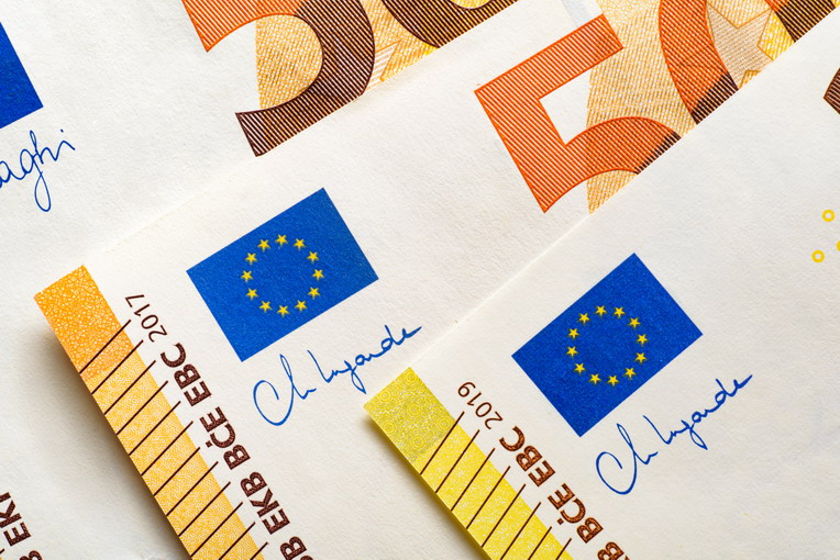 Bollettino postale per tasse e tributi: cosa cambia nel 2025