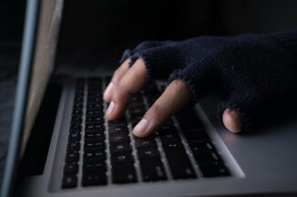 Truffe sugli annunci di lavoro online: come riconoscerle