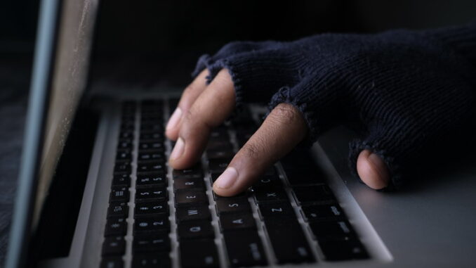 Truffe sugli annunci di lavoro online: come riconoscerle