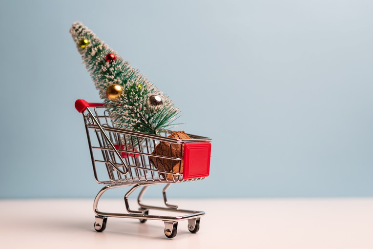 Spese di Natale 2025: perché gli italiani spenderanno di più